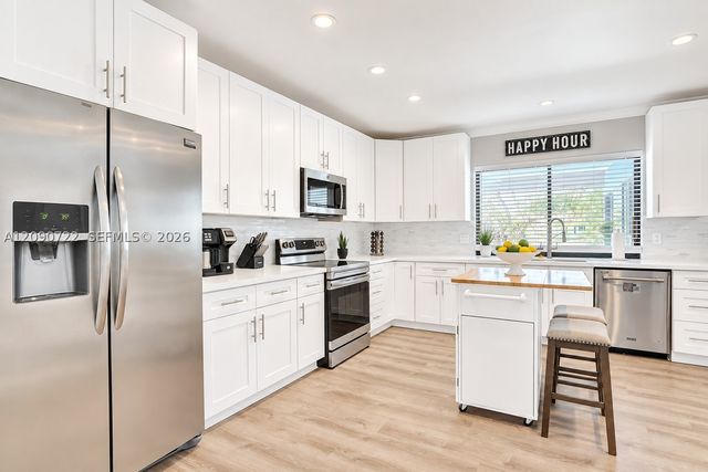 1941 SW 52nd Ter, Plantation, FL 33317