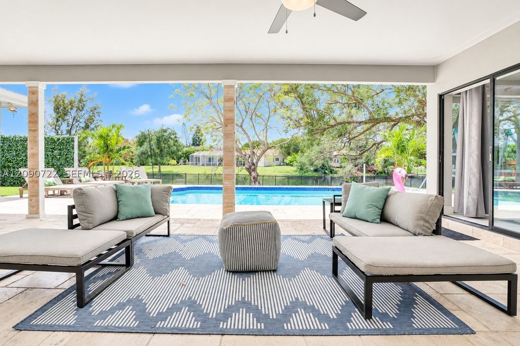 1941 SW 52nd Ter, Plantation, FL 33317