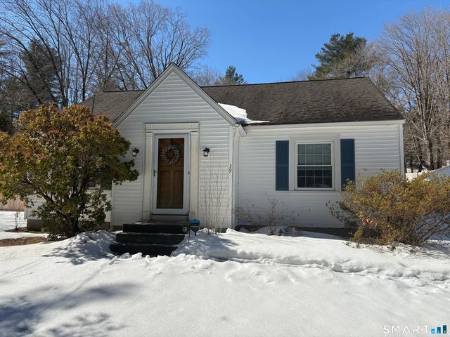 39 South Windham Road, Windham, CT 06226