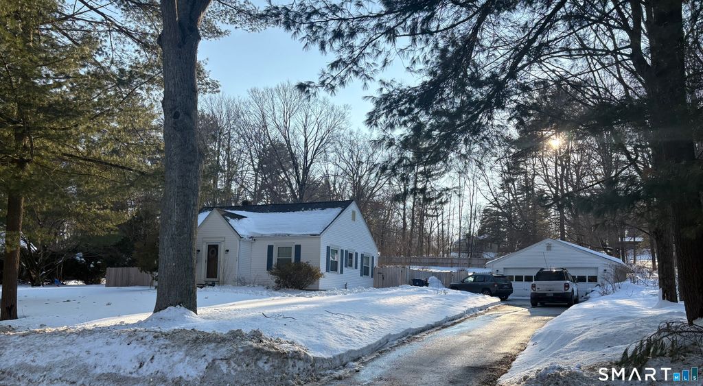 39 South Windham Road, Windham, CT 06226