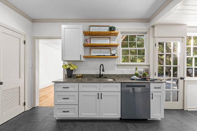 2014 Golf Terrace Drive, Tallahassee, FL 32301