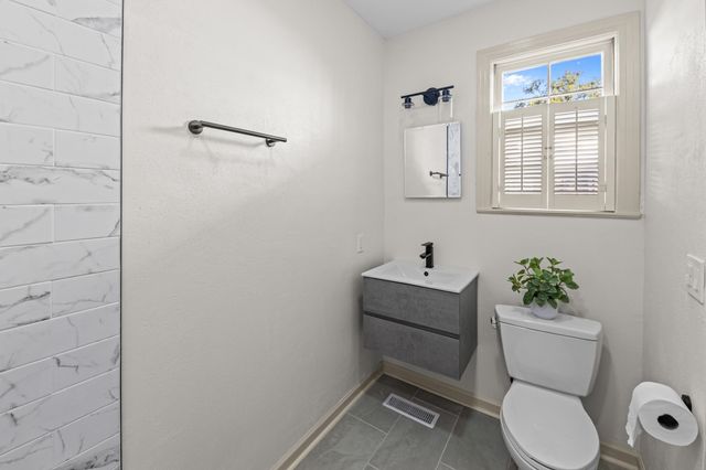 2014 Golf Terrace Drive, Tallahassee, FL 32301