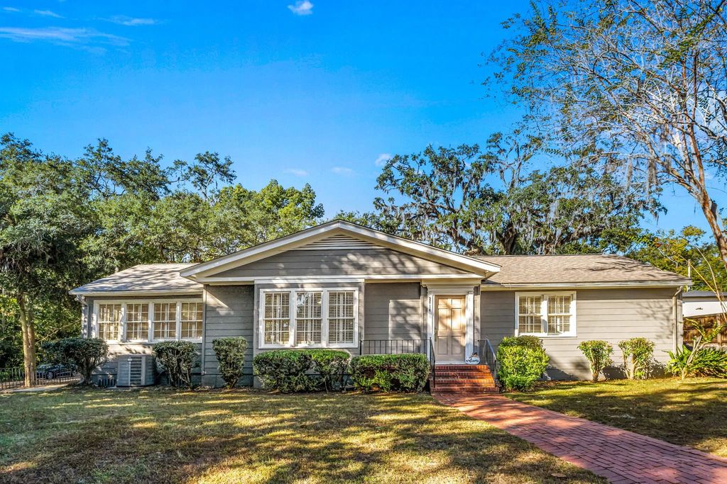 2014 Golf Terrace Drive, Tallahassee, FL 32301