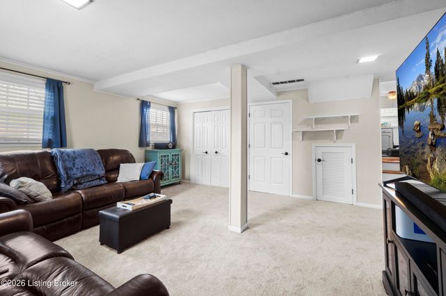 3140 Hunsinger Ln, Louisville, KY 40220