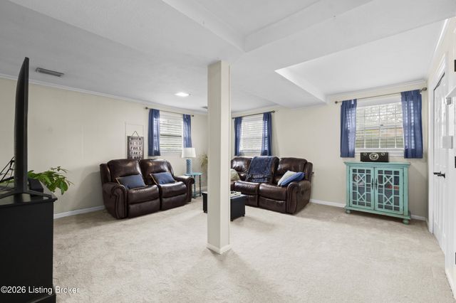 3140 Hunsinger Ln, Louisville, KY 40220