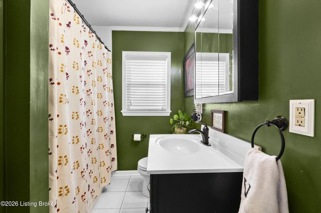 3140 Hunsinger Ln, Louisville, KY 40220