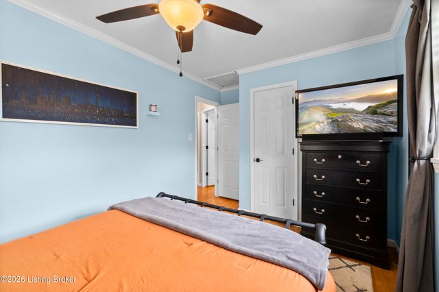 3140 Hunsinger Ln, Louisville, KY 40220