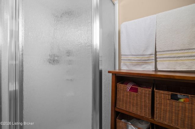 3140 Hunsinger Ln, Louisville, KY 40220