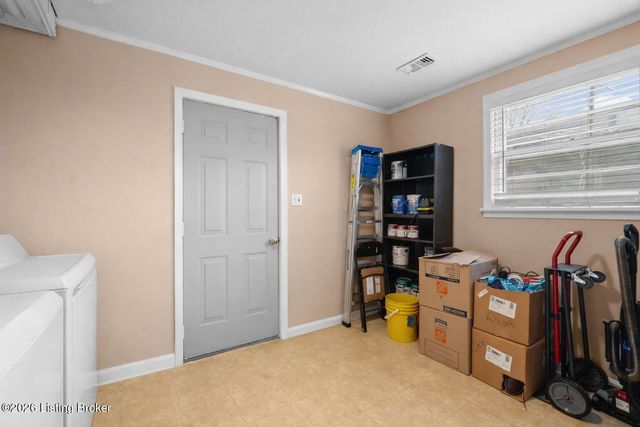 3140 Hunsinger Ln, Louisville, KY 40220