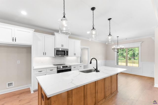 214 Golden Chestnut Bend, Bonaire, GA 31005