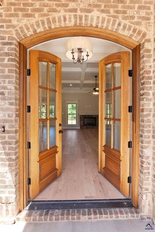 214 Golden Chestnut Bend, Bonaire, GA 31005
