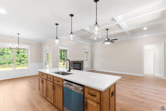 214 Golden Chestnut Bend, Bonaire, GA 31005