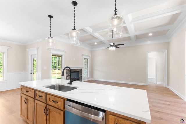 214 Golden Chestnut Bend, Bonaire, GA 31005