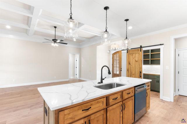 214 Golden Chestnut Bend, Bonaire, GA 31005
