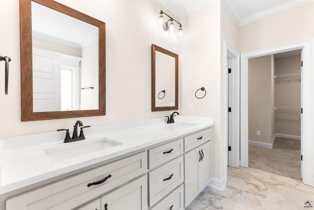 214 Golden Chestnut Bend, Bonaire, GA 31005