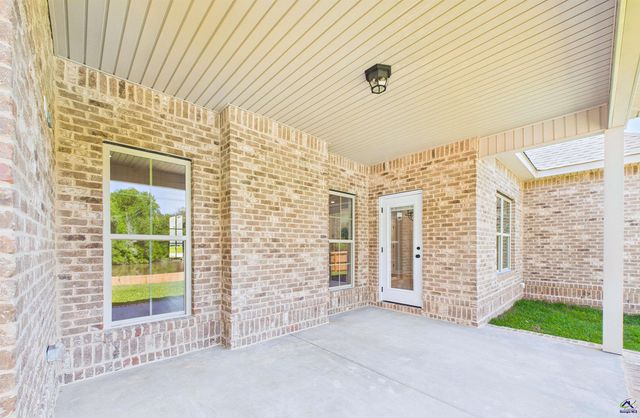 214 Golden Chestnut Bend, Bonaire, GA 31005