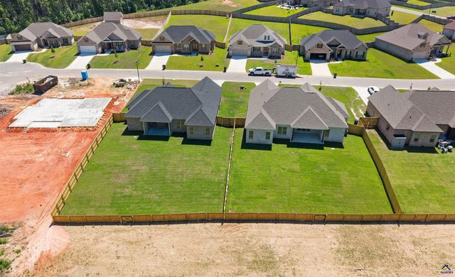 214 Golden Chestnut Bend, Bonaire, GA 31005