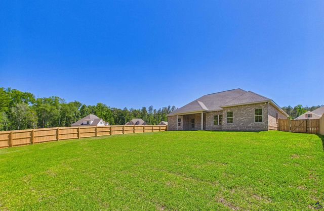 214 Golden Chestnut Bend, Bonaire, GA 31005