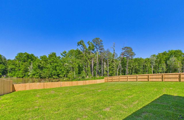 214 Golden Chestnut Bend, Bonaire, GA 31005
