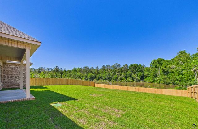 214 Golden Chestnut Bend, Bonaire, GA 31005