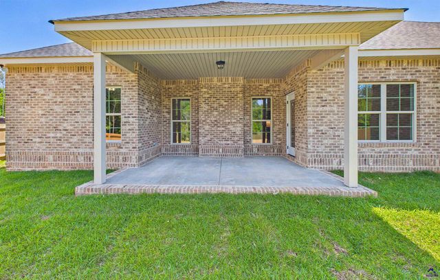 214 Golden Chestnut Bend, Bonaire, GA 31005