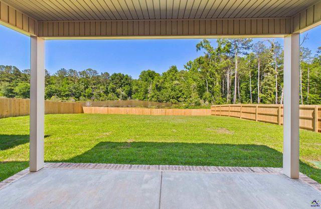 214 Golden Chestnut Bend, Bonaire, GA 31005