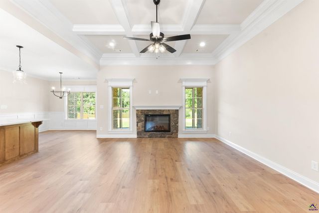 214 Golden Chestnut Bend, Bonaire, GA 31005