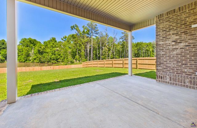214 Golden Chestnut Bend, Bonaire, GA 31005