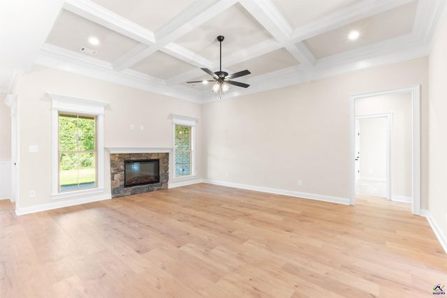 214 Golden Chestnut Bend, Bonaire, GA 31005
