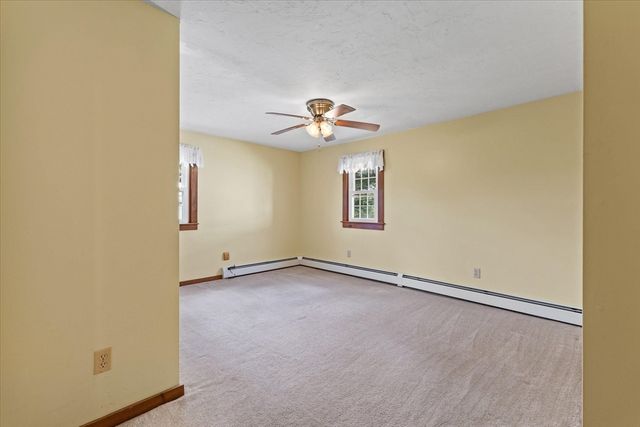 1 Freeman Ave, Webster, MA 01570