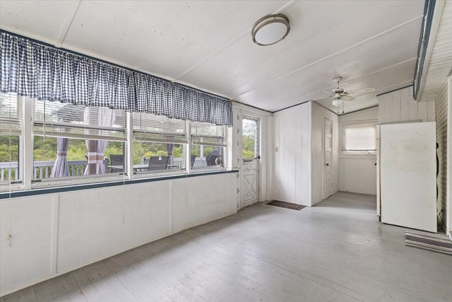 1 Freeman Ave, Webster, MA 01570