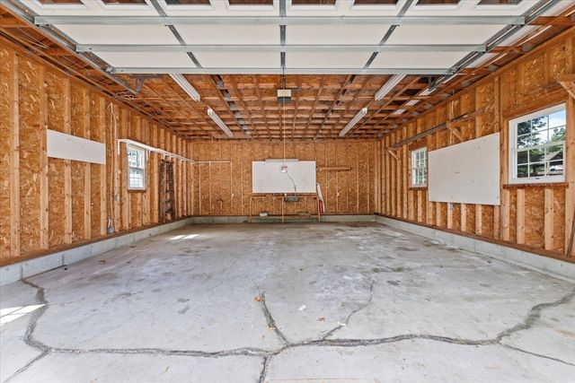 1 Freeman Ave, Webster, MA 01570