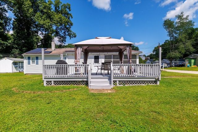 1 Freeman Ave, Webster, MA 01570