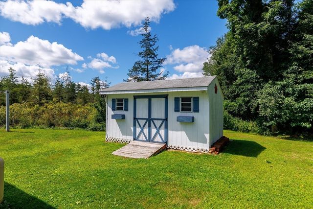 1 Freeman Ave, Webster, MA 01570