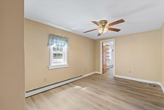 1 Freeman Ave, Webster, MA 01570