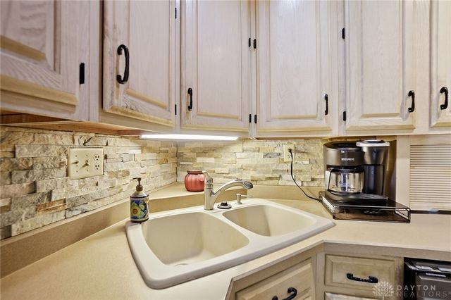 965 Oak Dale Drive, Xenia, OH 45385