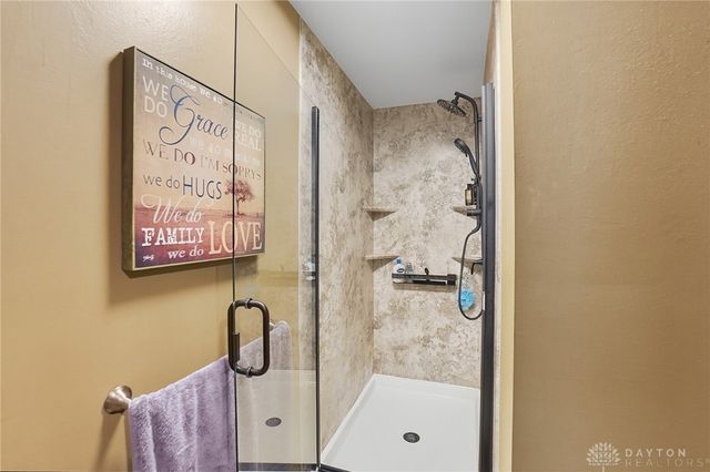 965 Oak Dale Drive, Xenia, OH 45385