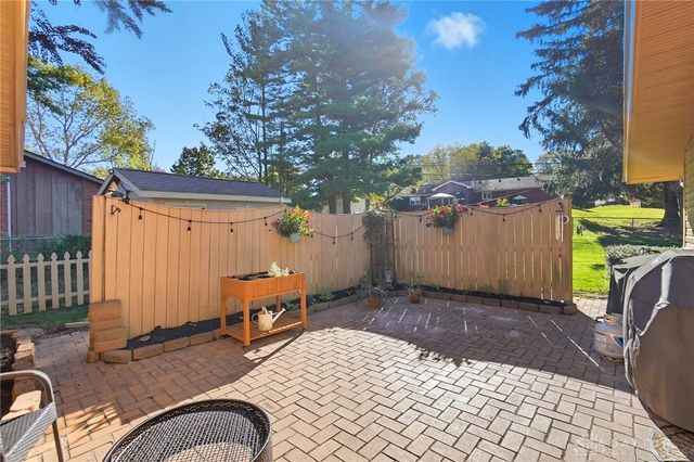 965 Oak Dale Drive, Xenia, OH 45385