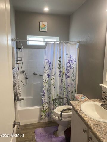 650 N Hawes Road, Mesa, AZ 85207