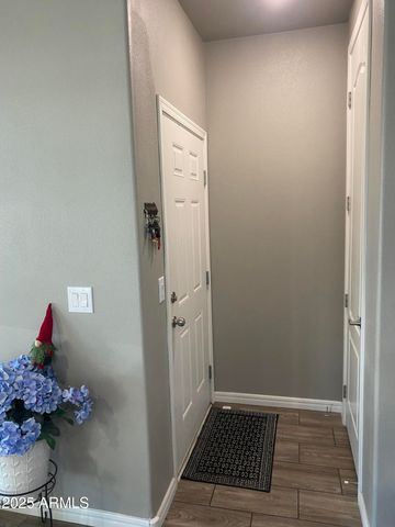 650 N Hawes Road, Mesa, AZ 85207