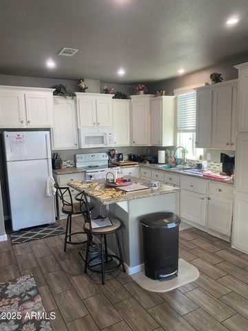 650 N Hawes Road, Mesa, AZ 85207