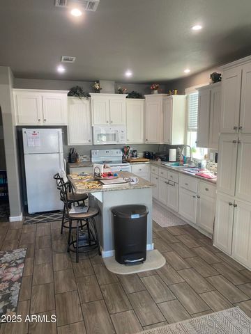 650 N Hawes Road, Mesa, AZ 85207