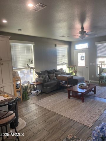 650 N Hawes Road, Mesa, AZ 85207