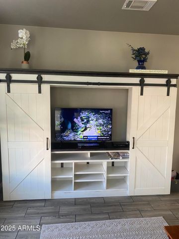 650 N Hawes Road, Mesa, AZ 85207