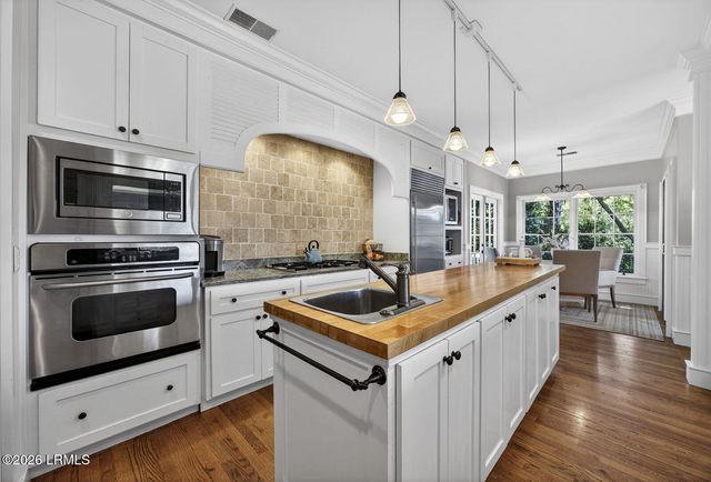 111 Fort Walker Drive, Hilton Head Island, SC 29928