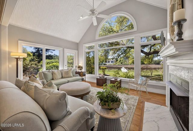 111 Fort Walker Drive, Hilton Head Island, SC 29928