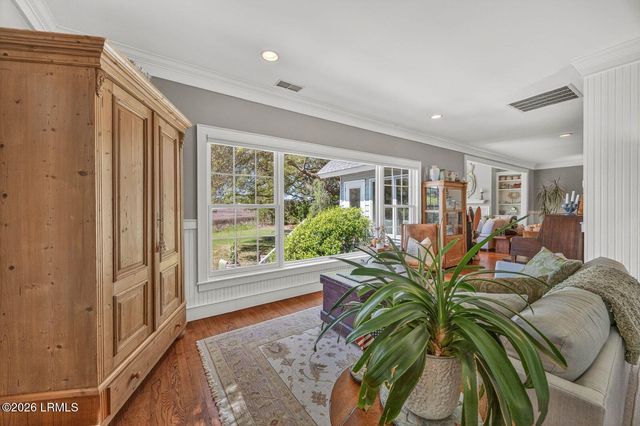 111 Fort Walker Drive, Hilton Head Island, SC 29928