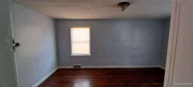 17330 Strathmoor Street, Detroit, MI 48235