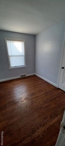 17330 Strathmoor Street, Detroit, MI 48235