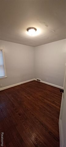 17330 Strathmoor Street, Detroit, MI 48235